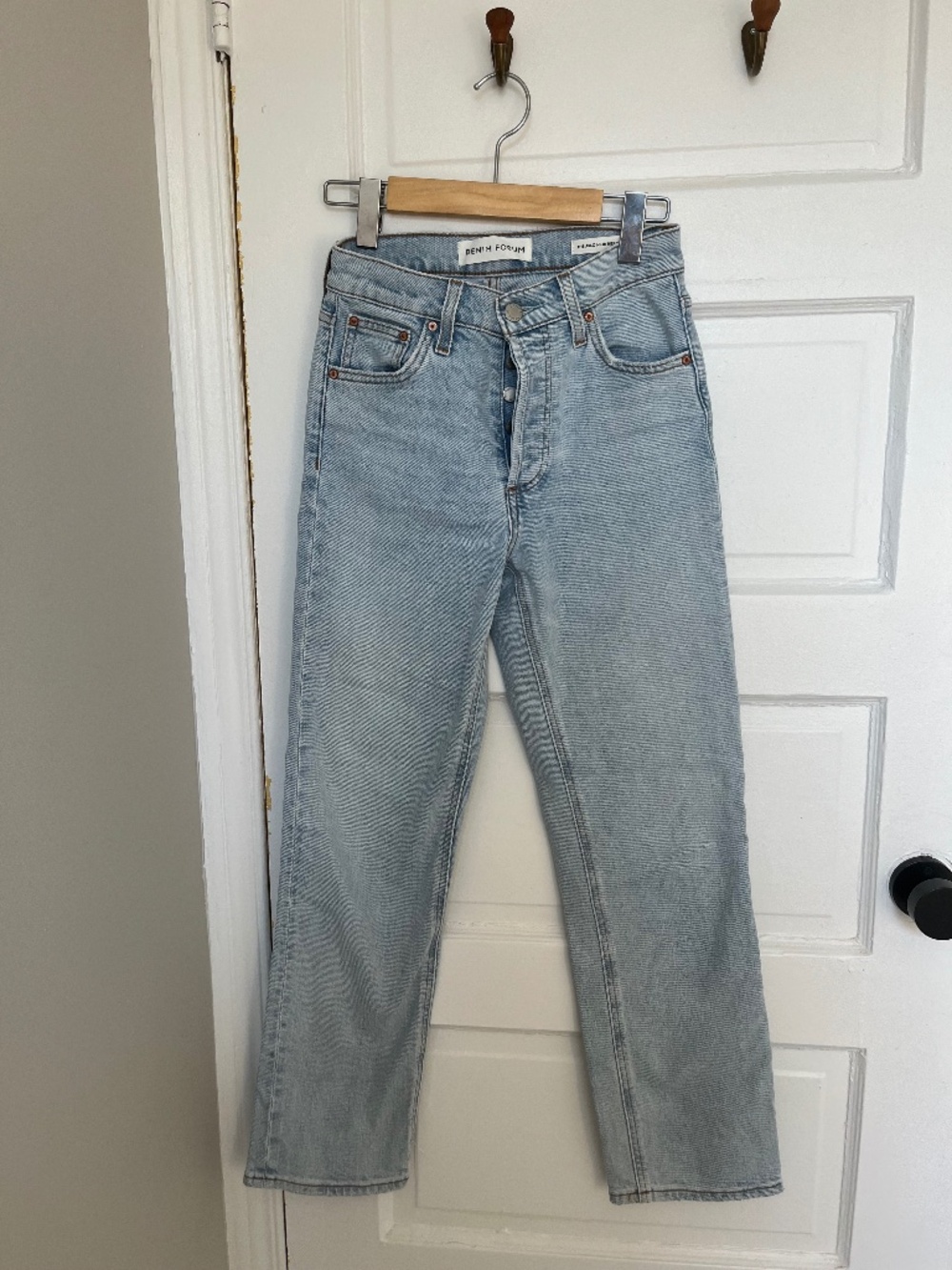 Aritzia Denim Forum Arlo High Rise Straight Jeans – Size 24